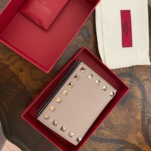 Rockstud Valentino wallet